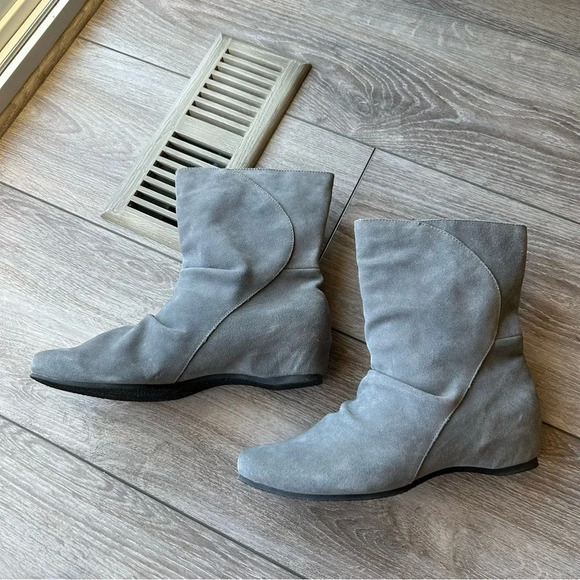 Gossip Suede Slouch Hidden Heel Boots - Picture 6 of 13